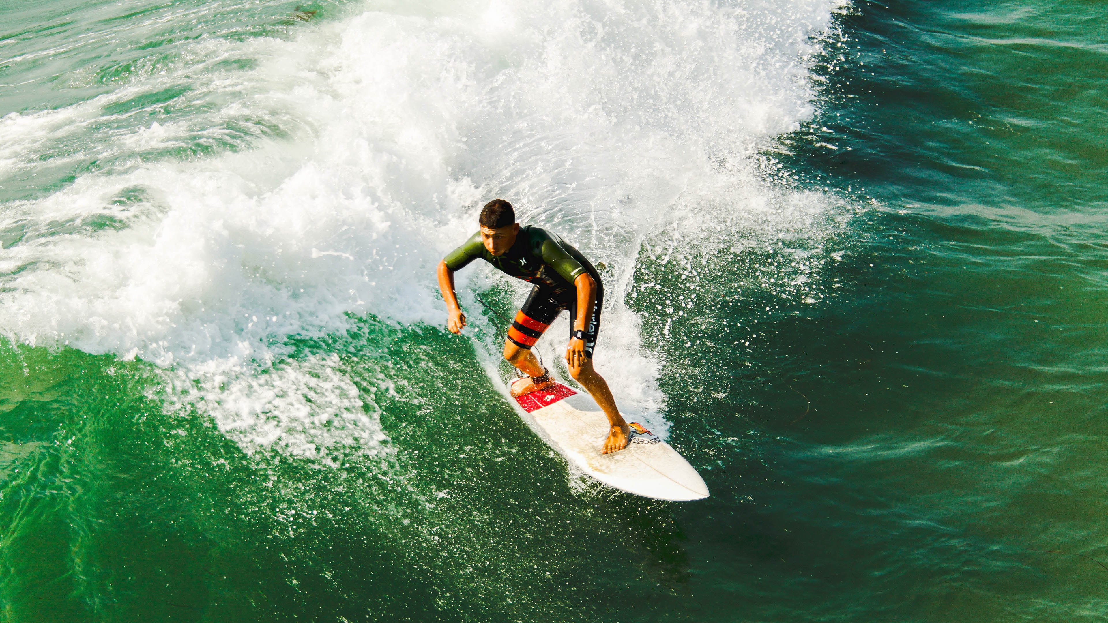 唐纳德·高尔凭借突破能力带领袋鼠队化解对手压力，唐纳德高斯简介